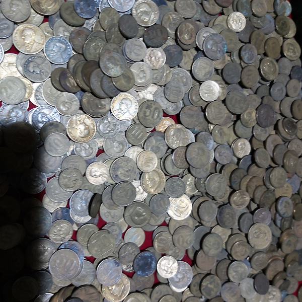 Moeda de cruzeiros bronze  - outros - Carapicuíba, SP - B2Blue - Compra e Venda de Resíduos