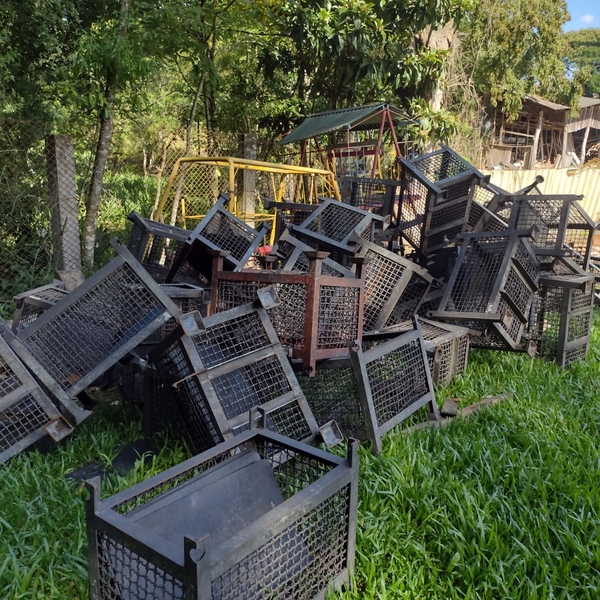 Resíduo: Caixa metalica - B2Blue  - Compra e Venda de Resíduos