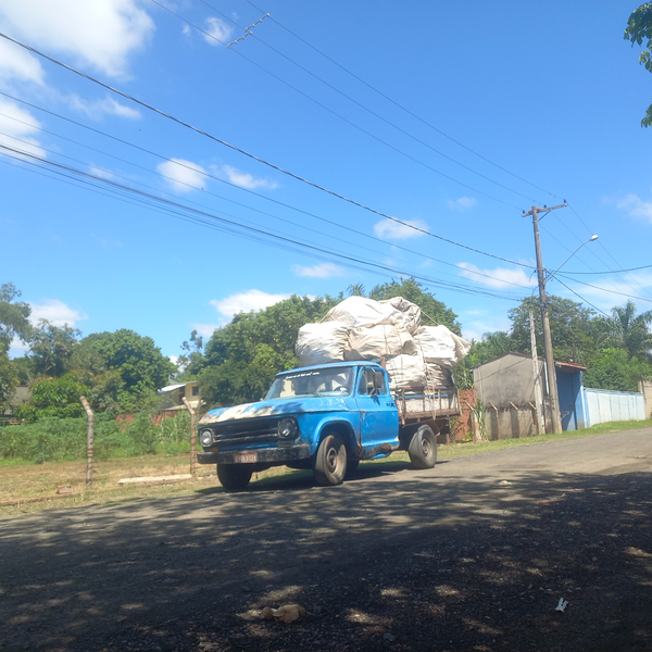 Pet, pad pp, aparas de plástico, latas - outros - Piracicaba, SP - B2Blue - Compra e Venda de Resíduos