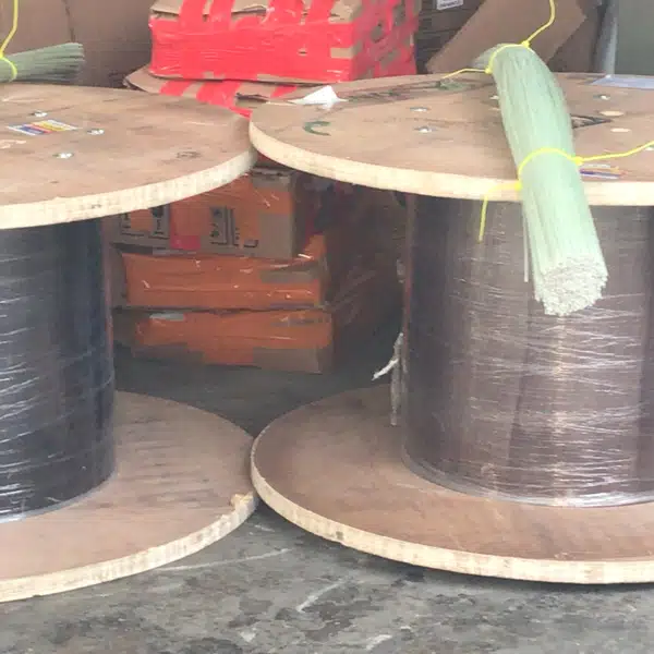 Bobina carretel de madeira - madeira - FRANCA, SP - B2Blue - Compra e Venda de Resíduos