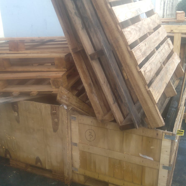 Pallets e caixotes - madeira - Rio de Janeiro, RJ - B2Blue - Compra e Venda de Resíduos