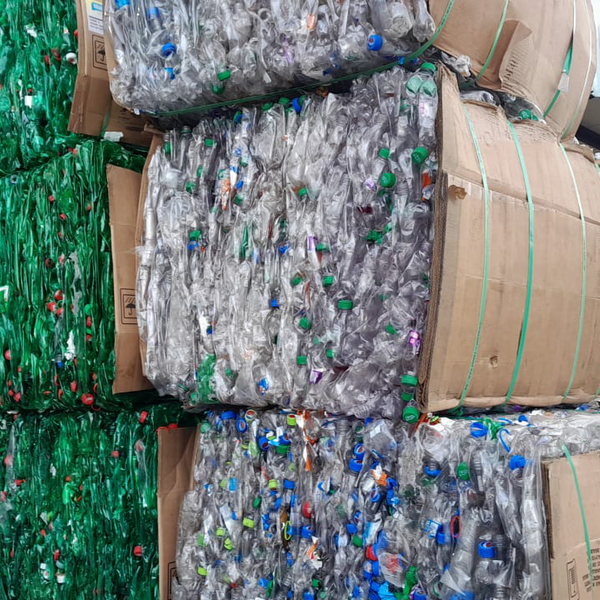 Resíduo: Garrada pet green - B2Blue  - Compra e Venda de Resíduos