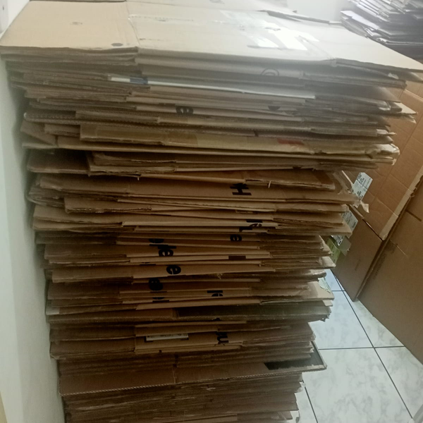 Resíduo: Caixas de papelão semi-novas - B2Blue  - Compra e Venda de Resíduos