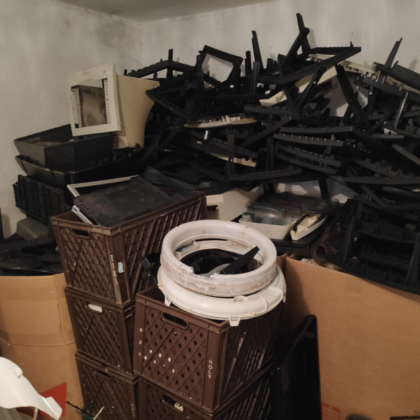 Plásticos de eletroeletrônicos - plástico - Sao Paulo, SP - B2Blue - Compra e Venda de Resíduos