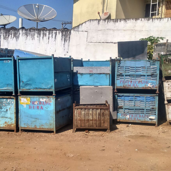 Caixa de ferro - metais - São Paulo, SP - B2Blue - Compra e Venda de Resíduos