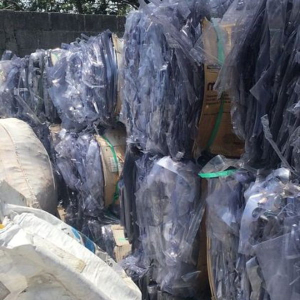 Bandeja de pet - outros - São José dos Campos, SP - B2Blue - Compra e Venda de Resíduos