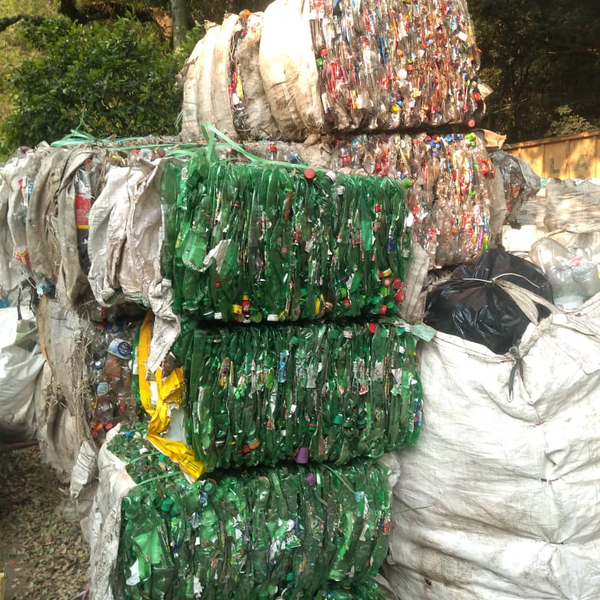 Pet enfardado - plástico - Sorocaba, SP - B2Blue - Compra e Venda de Resíduos