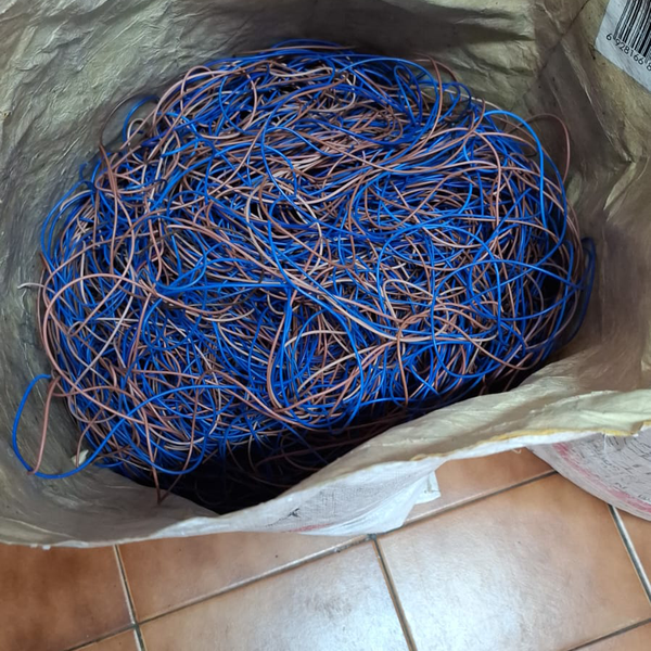 pvc capas de fios - Plástico