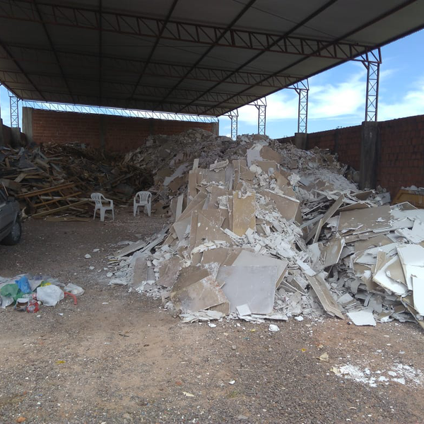 Gesso - sem vergalhões metálicos - construção e demolição - PRESIDENTE PRUDENTE, SP - B2Blue - Compra e Venda de Resíduos