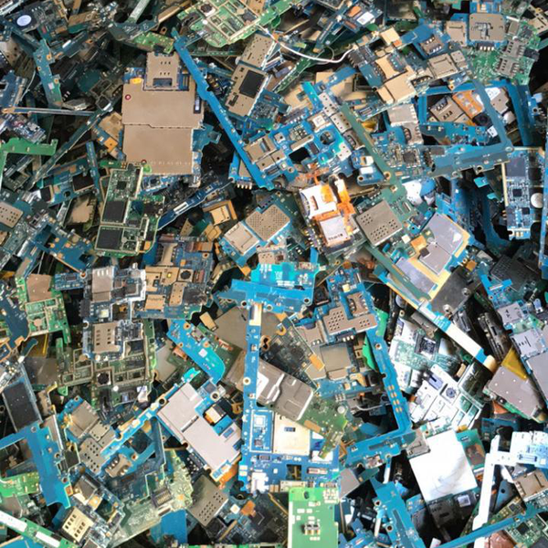 Acessórios de informática e telecomunicações remanufaturados - eletroeletrônicos - Rio de Janeiro, RJ - B2Blue - Compra e Venda de Resíduos