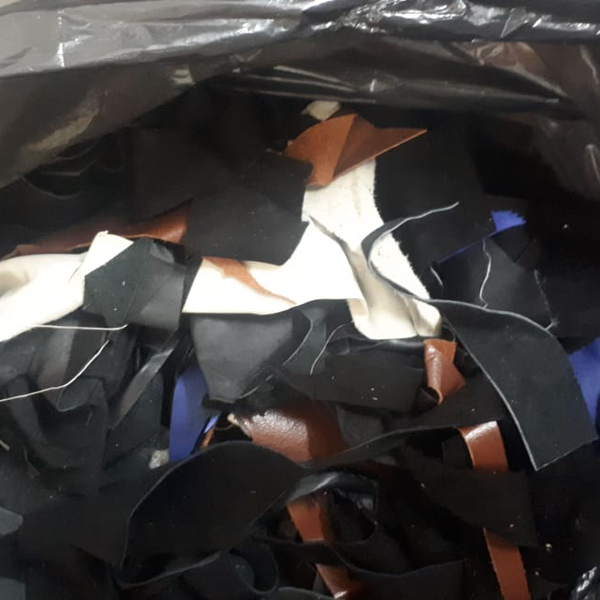 Retalhos de couro pequenos - tecido - GRAMADO, RS - B2Blue - Compra e Venda de Resíduos