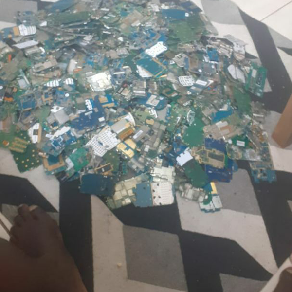 Resíduo: We buy scraps of computer, cell phones and electronics - B2Blue  - Compra e Venda de Resíduos