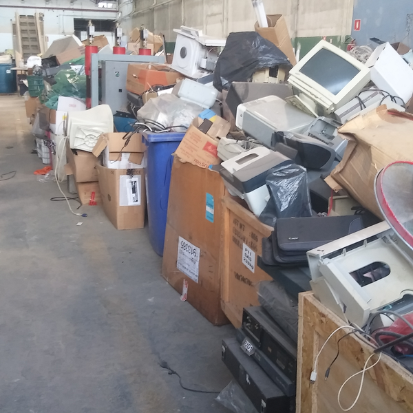 Material eletrônico - Eletroeletrônicos