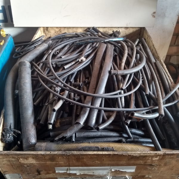 Mangueiras de borracha - outros - Porto Alegre, RS - B2Blue - Compra e Venda de Resíduos