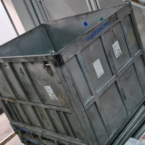 Resíduo: Caixa de ferro - B2Blue  - Compra e Venda de Resíduos