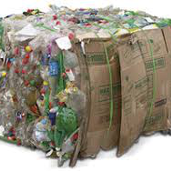 Garrafa pet prensada - plástico - MOGI DAS CRUZES, SP - B2Blue - Compra e Venda de Resíduos