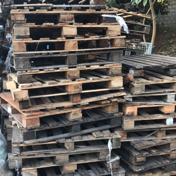 Resíduo: Broken wooden pallets - B2Blue  - Compra e Venda de Resíduos