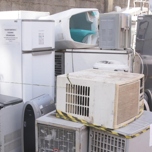 Ar condicionado - eletroeletrônicos - Rio de Janeiro, RJ - B2Blue - Compra e Venda de Resíduos