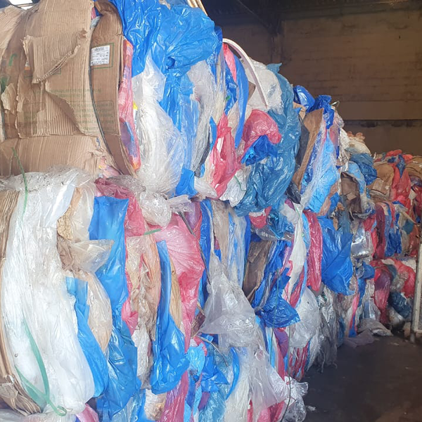 Apara colorida - Plástico