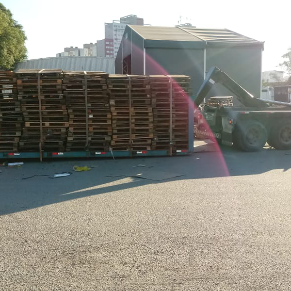 Resíduo: Pallets de madeira quebrados - B2Blue  - Compra e Venda de Resíduos