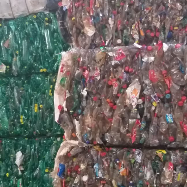 Flake pet cristal e verde - plástico - UBERLANDIA, MG - B2Blue - Compra e Venda de Resíduos