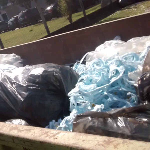 Poliester e tnt - plástico - Barueri - Sp, SP - B2Blue - Compra e Venda de Resíduos