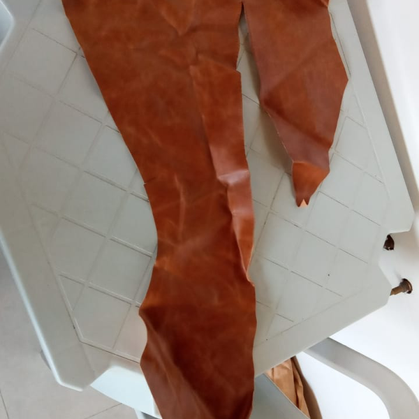 Resíduo: Couro de diversas cores - B2Blue  - Compra e Venda de Resíduos