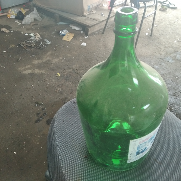 Garrafas de vinho - vidro - IBIRACU, ES - B2Blue - Compra e Venda de Resíduos