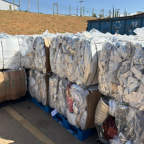 Blister - plástico - Anápolis, GO - B2Blue - Compra e Venda de Resíduos