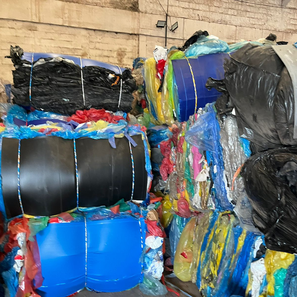 Resíduo: Clean colorful - B2Blue  - Compra e Venda de Resíduos