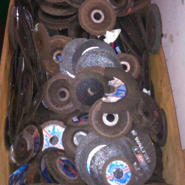 Disco abrasivel usado - sucata geral - Araçatuba , SP - B2Blue - Compra e Venda de Resíduos