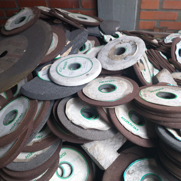 Resíduo: Resíduo de rebolo - B2Blue  - Compra e Venda de Resíduos