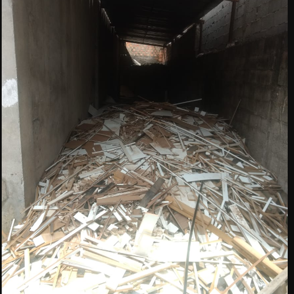 Mdf sobras de um incendio - madeira - SAO PAULO, SP - B2Blue - Compra e Venda de Resíduos