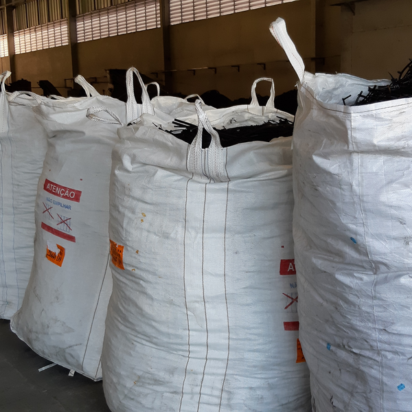 Resíduo: Borracha granulada - B2Blue  - Compra e Venda de Resíduos