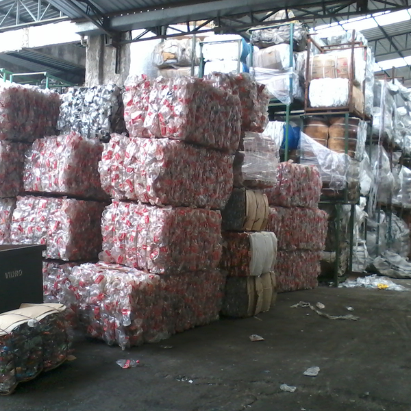 Pet óleo - plástico - Pinhais, PR - B2Blue - Compra e Venda de Resíduos