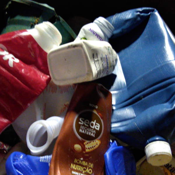 Embalagem de pead - plástico - São Paulo, SP - B2Blue - Compra e Venda de Resíduos