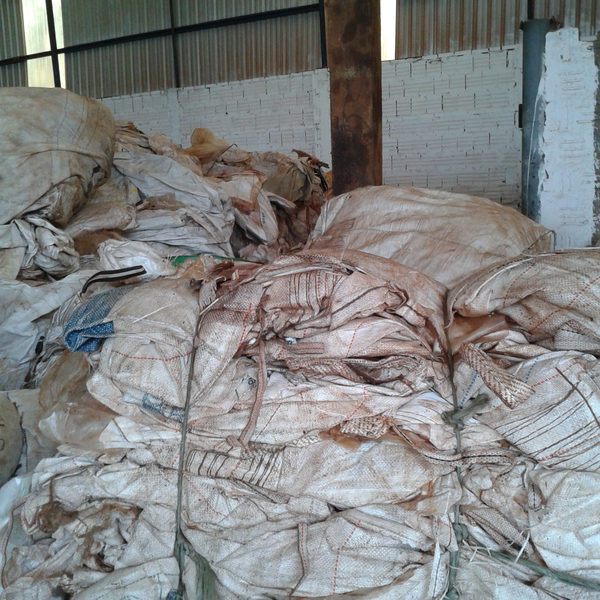 Sucata de big bags e sacaris - plástico - Guarapuava, PR - B2Blue - Compra e Venda de Resíduos