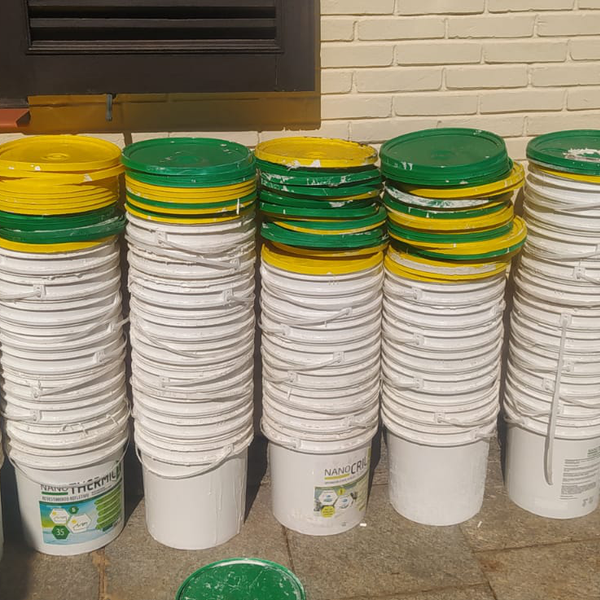 Baldes - plástico - Hortolândia, SP - B2Blue - Compra e Venda de Resíduos