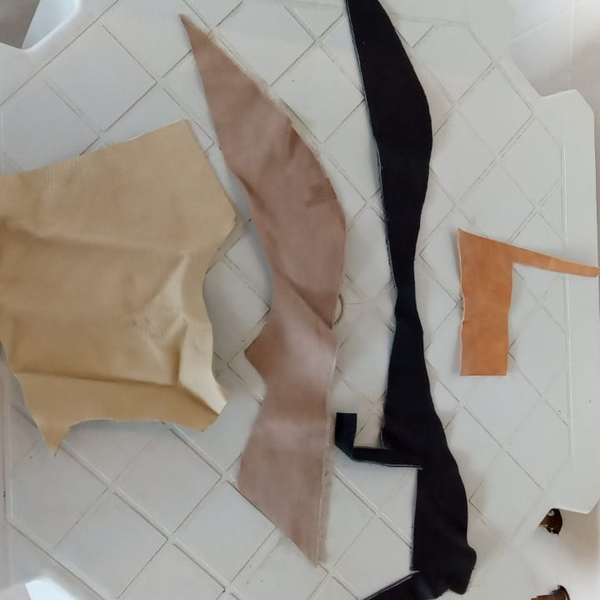 Resíduo: Couro de diversas cores - B2Blue  - Compra e Venda de Resíduos