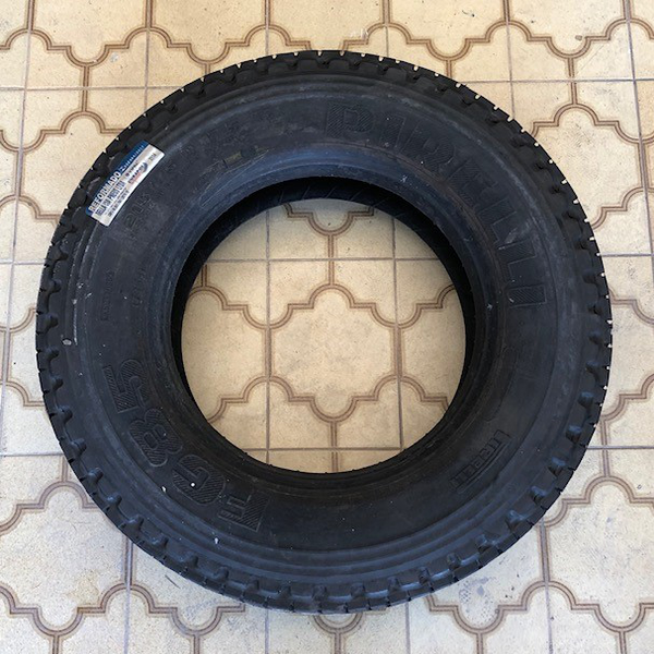 Pneu de caminhão inservível - borracha - São Paulo, SP - B2Blue - Compra e Venda de Resíduos