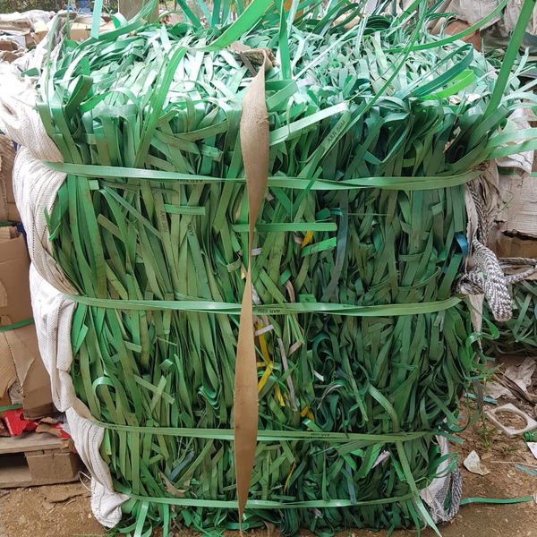 Resíduo: Fita pet verde enfardado - B2Blue  - Compra e Venda de Resíduos