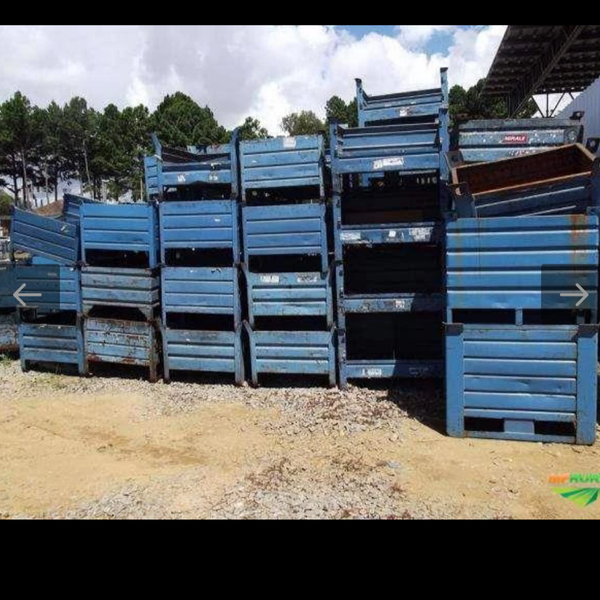 Caixa de ferro - Metais