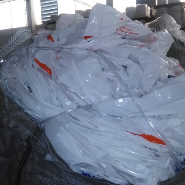 Capa de bobinas e sacarias - plástico - Barueri, SP - B2Blue - Compra e Venda de Resíduos