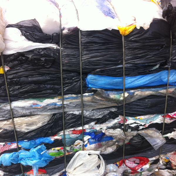 Aparas de pe colorida - plástico - Valinhos, SP - B2Blue - Compra e Venda de Resíduos