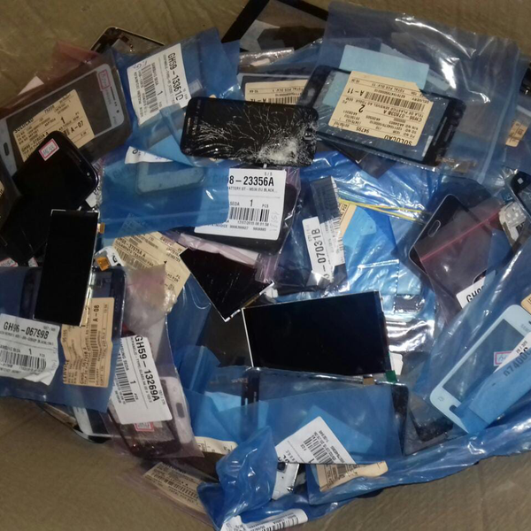 Display de celular - eletroeletrônicos - NOVA FRIBURGO, RJ - B2Blue - Compra e Venda de Resíduos