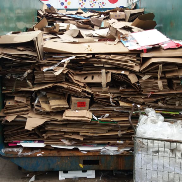 Papelão solto - papel/papelão - Petrópolis, RJ - B2Blue - Compra e Venda de Resíduos
