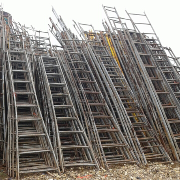 Escada de metal - metais - Botucatu, SP - B2Blue - Compra e Venda de Resíduos