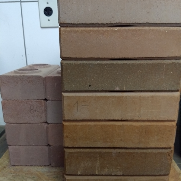 Tijolo - construção e demolição - GUARATINGUETA, SP - B2Blue - Compra e Venda de Resíduos