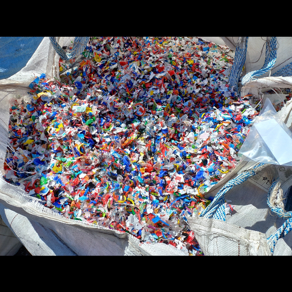 Rótulos limpos - plástico - SAO BERNARDO DO CAMPO, SP - B2Blue - Compra e Venda de Resíduos