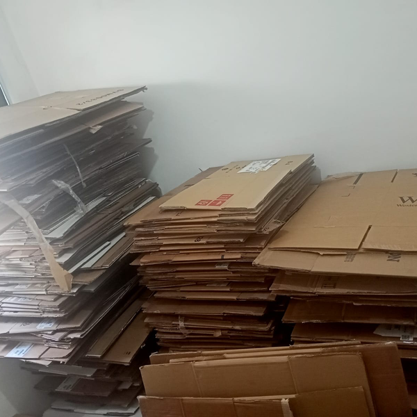 Resíduo: Caixas de papelão semi-novas - B2Blue  - Compra e Venda de Resíduos